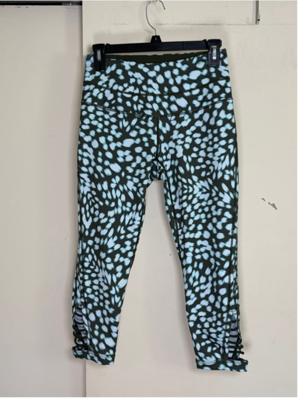 Zella Deep Green & Mint Leopard Print Caged Lattice Hem Crop Leggings Size S